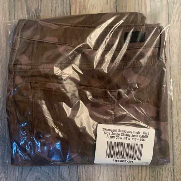 NWT SKINNYGIRL BROADWAY HIGH-RISE SIDE STRIPE SKINNY JEANS CAMO FLOW - Picture 12 of 14